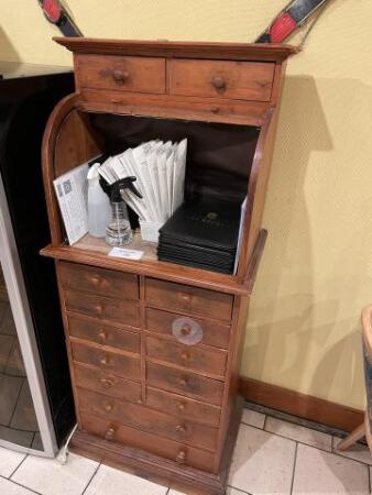 Armoire vintage + contenu