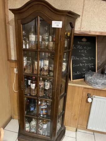 Armoire vitrée avec éclairage