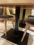 Lot de tables et chaises