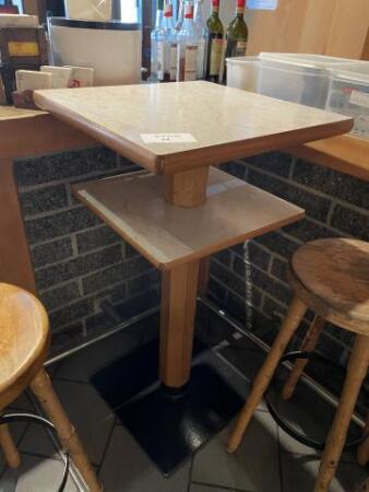  Table haute