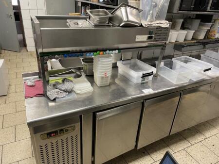 Mobilier de cuisine en inox