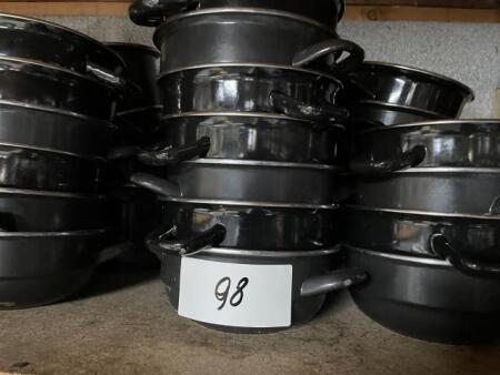 Lot de casseroles à moules