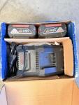 Ensemble Bosch Professional 18 V comprenant un chargeur et  deux batteries, présenté dans sa boîte.
