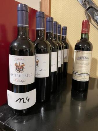 Lot de 8 bouteilles de vin 									