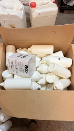 Lots de bouteilles en plastiques avec capuchons