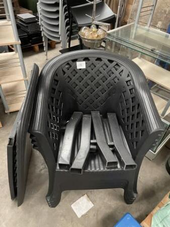 Lot d'une table et 4 chaises