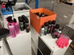 Varia de produits de nettoyage