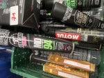 Varia de produits d'entretien pour moto