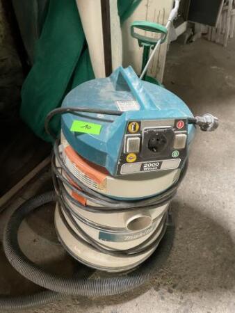 Aspirateur de chantier MAKITA