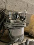 Lot de 2 pompes vide cave									