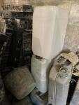 Lot de jerrycans en métal + bidons									