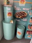 Lot de cartons et présentoirs divers