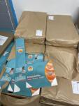 Lot de cartons et présentoirs divers