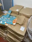 Lot de cartons et présentoirs divers