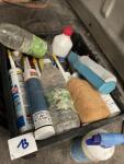 Varia de tubes de silicones et produits divers, entamés ou non