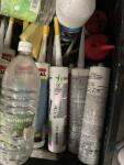 Varia de tubes de silicones et produits divers, entamés ou non