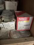 Lot de visseries diverses. Boîtes entamées