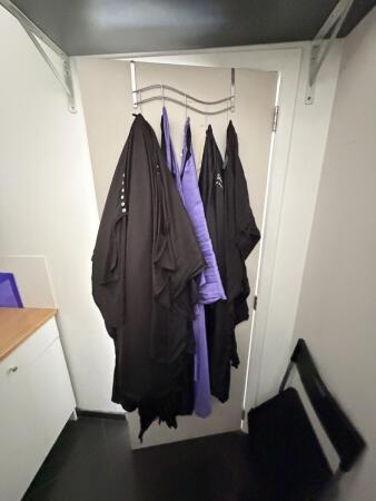 Lots de peignoirs, capes, tabliers...