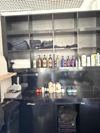 Ensemble de rangement professionnel pour salon de coiffure